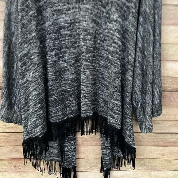 French Laundry Women’s Black And Gray Fringe Cardigan Sweater Plus Size: 1X - Picture 8 of 10
